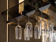 Wine glass rack with an upper shelf in smoked glass