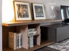 Matt lacquered partition, oak wood shelf and matt lacquered base units