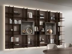 Royal wall unit made by combining in a single composition Royal open elements and boiserie with shelves from the same collection