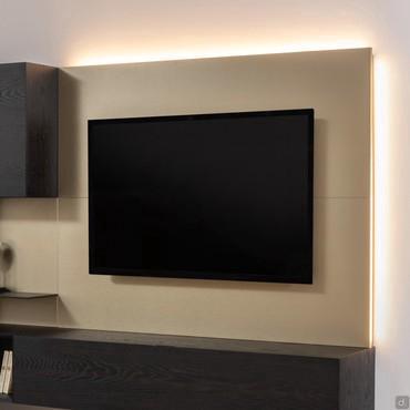 Royal wooden wall panelling for TV