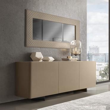 Credenza moderna con piedi in metallo Maia