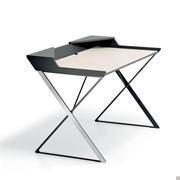 Bureau avec plateau en cuir Qwerty de Cattelan - structure en acier verni graphite