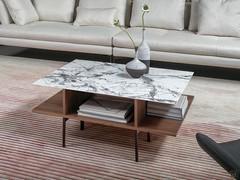 Table basse avec plateau en céramique et base en métal