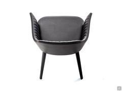 Vue aérienne du fauteuil avec accoudoirs Neva en cuir noir