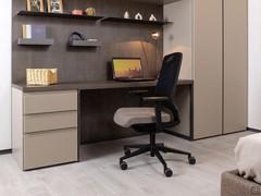 Chaise de bureau home-office Elon, pivotante et avec la possibilité de régler la hauteur d'assise ainsi que l'inclination du dossier