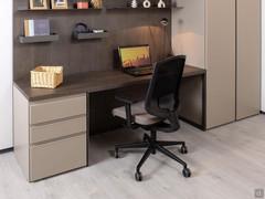 Chaise de bureau Elon avec dossier en maille respirante et siège rembourré recouvert de tissu