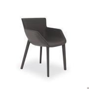 Petit fauteuil bas Artika de Bonaldo avec large assise et accoudoirs confortables