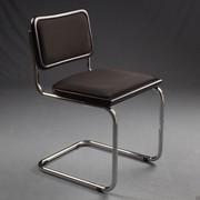 Cesca B32 Chaise de Marcel Breuer - assise recouverte de tissu noir, profilé en hêtre laqué noir et piétement chromé