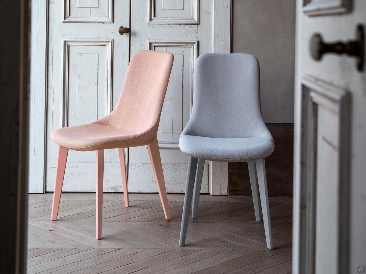 June Chaises rembourrées pour table de salle à manger avec revêtement en tissu et pieds laqués assortis