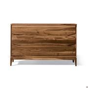 Commode Akemi avec tiroirs en bois massif de noyer, finition bois noyer naturel