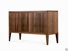 Commode Haruko en noyer massif avec 3 tiroirs