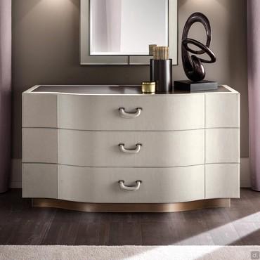 Commode moderne et luxueuse en cuir Valentino de Cantori.