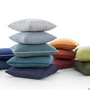 Coussins de canapé colorés par HomePlaneur