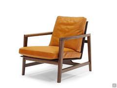 Fauteuil bas en bois massif Halley 