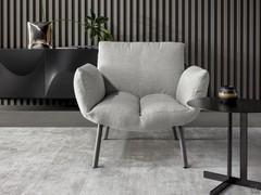 Fauteuil Pil Fauteuil rembourré à assise basse de Bonaldo, également disponible avec dossier haut et recouvert de cuir 