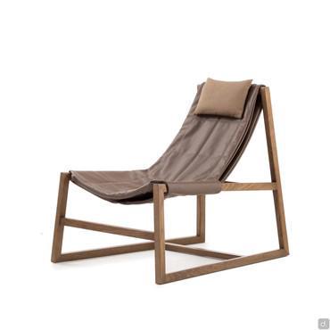 Fauteuil en bois et cuir mince au style scandinave Holly