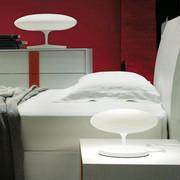 Lampe de table Squash  idéal comme éclairage sur les tables de chevet dans la variante petite et sur la commode dans la variante grande