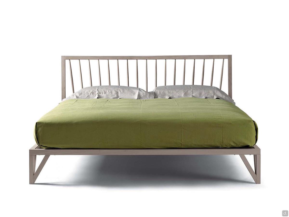 Lit double nordique en bois Katai, en noyer naturel gris