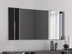 Essenza Miroir mural horizontal de 164 cm de large, ici dans la version avec inserts en verre miroir fumé