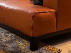 Détail du coussin de l'assise avec base en chêne Black Oak