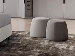 Paire de poufs coniques Dixie, également idéaux comme tabouret pour la chambre à coucher