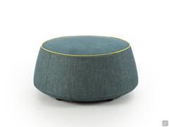 Pouf rond évasé Cobalto revêtu en tissu Fast octane