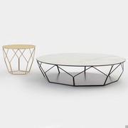 Design moderne et élégant pour la table basse ronde Arbor de Bonaldo proposée également avec plateau en métal vernis