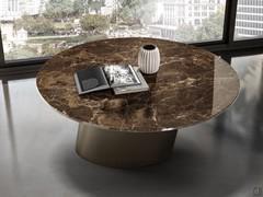 Table ronde Clifford avec base centrale inclinée en métal verni Bronze, plateau en marbre Emperador