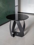 Table basse ronde spirale Bon Bon avec plateau en marbre Noir Marquinia et pied en métal anthracite