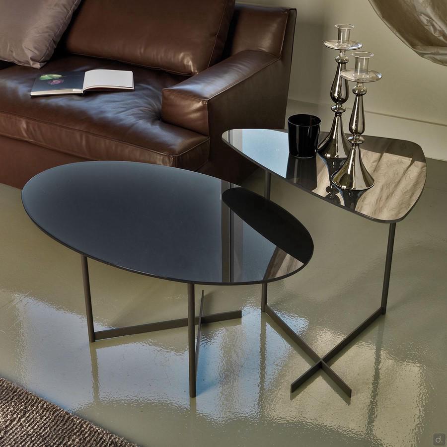 Table basse triangulaire avec plateau en cristal couleur graphite Pat par Cattelan