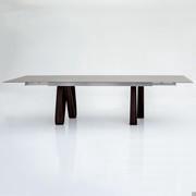 Table en bois au design moderne Butterfly dans la version à rallonges avec plateau en verre et rail en aluminium