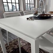 Neville Table de salle à manger rectangulaire économique avec plateau en verre laqué blanc mat