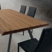 Table Jason avec plateau d'une épaisseur de 5 cm en bois essence chêne naturel écorcé