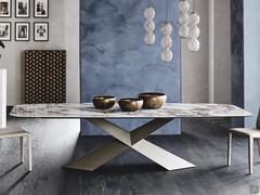 Table Tyron de Cattelan avec plateau rectangulaire façonné en Keramik Breccia