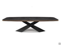 Table Tyron de Cattelan avec plateau en bois et profil des bors en métal verni brushed bronze