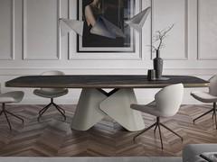 Table Scott de Cattelan avec pied en acier peint