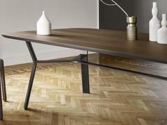 Table Rey avec plateau en bois et pieds en métal