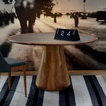 Table ronde en bois avec pied central Miyagi