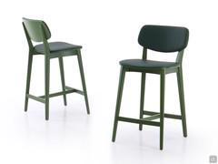 Tabouret Chloe en hêtre teinté Vert Oxyde Chrome avec coussins d'assise et de dossier en cuir Panama ton sur ton