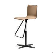 Tabouret pivotant en cuir Toto de Cattelan