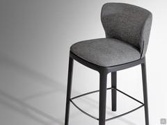 Tabouret Joy Too de Bonaldo avec dossier enveloppant  et assise confortable