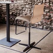 Tabouret avec dossier ergonomique et pied en croix