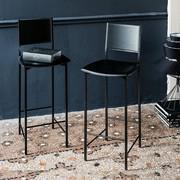 Tabouret Alessio de Cattelan en cuir noir