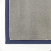 Tapis Bruges gris perle avec bordures bleu moyen