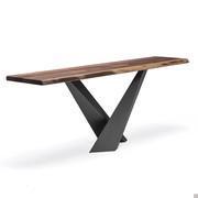 Consolle in legno con bordo irregolare Stratos di Cattelan con gambe in metallo goffrato graphite