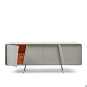 Credenza 4 ante battenti Connie dal design ispirato agli anni Sessanta