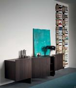 Credenza moderna Arrow con ante centrali battenti con apertura a 180°