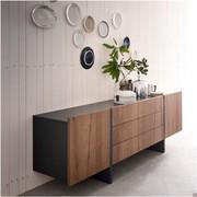 Credenza moderna bicolore Arrow, disponbile in legno, laccato o laccato poro aperto (finitura frontali non disponibile)