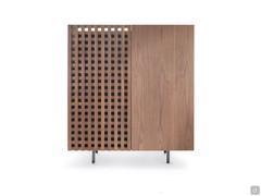 Credenza moderna con anta grigliata Astor nella versione madia