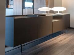 Credenza Kaen nella versione cm 256 p.52,4 h.67 con n.3 ante battenti + n.1 cestone